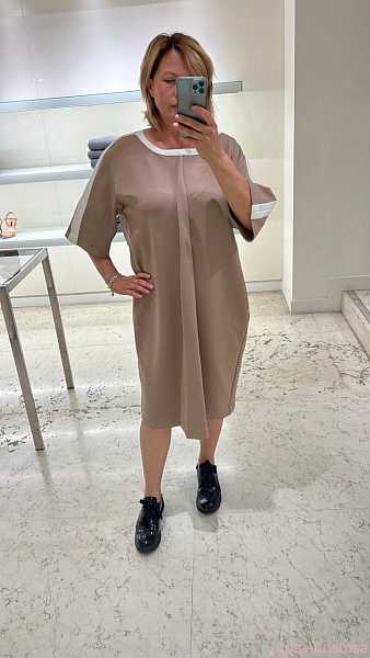 Итальянские бренды Платье Марина Ринальди бежевое