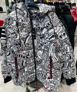 Итальянские бренды Куртка Петерей с рисунком черно-белая