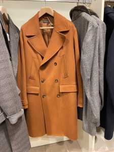 Итальянские бренды Пальто Лоро Пиана с карманами светло-коричневое